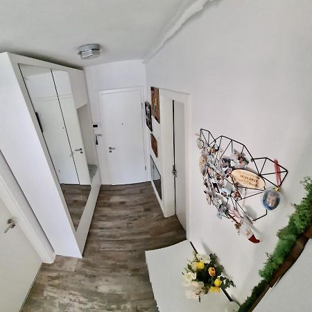 Appartement Apartament Coresimall à Braşov Extérieur photo